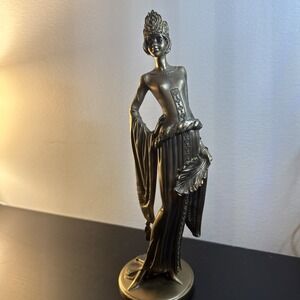 Seymour Mann‎ Handcrafted Resin Beautiful Lady Figurine